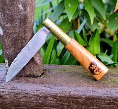 Navaja artesana asturiana yin y Yan