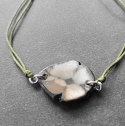 Pulsera macramé con piedra Quiastolita de la suerte