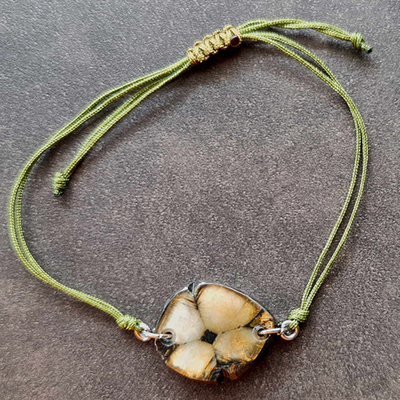 Pulsera macramé con piedra Quiastolita de la suerte