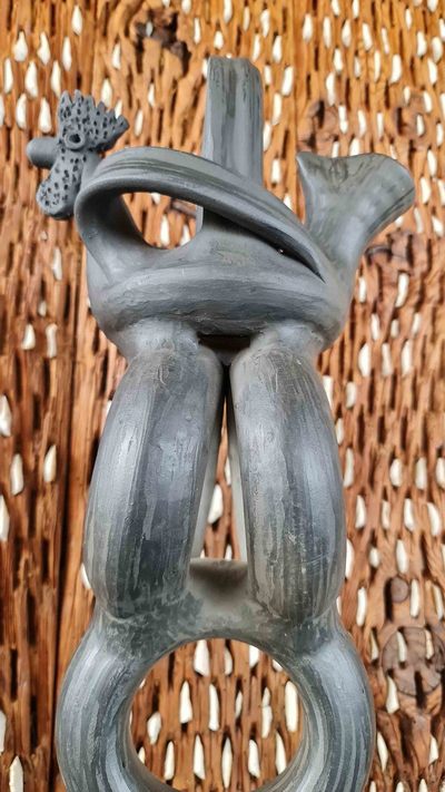 Botiijo gallo de ceramica negra de llamas del mouro