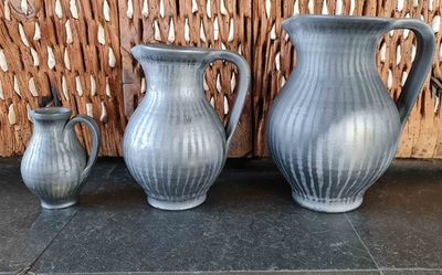 Jarra de vino cerámica negra asturiana