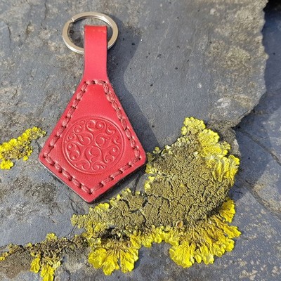 Llavero cuero rojo