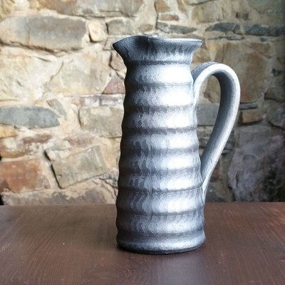 Jarra ondulada pequeña