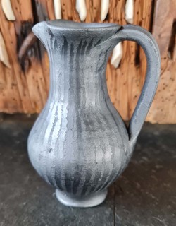 Mini Jarra de agua negra